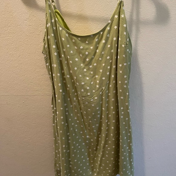 PacSun Dresses & Skirts - PacSun Daisy Dress 💚🌼